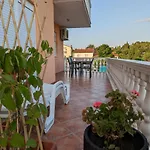 Rosa Apartamento Umago
