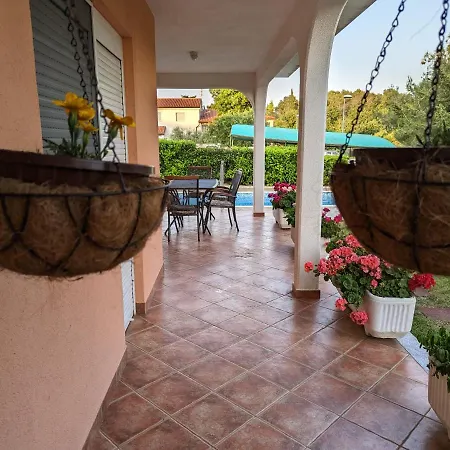 Rosa Apartament