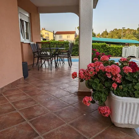 Rosa Apartament